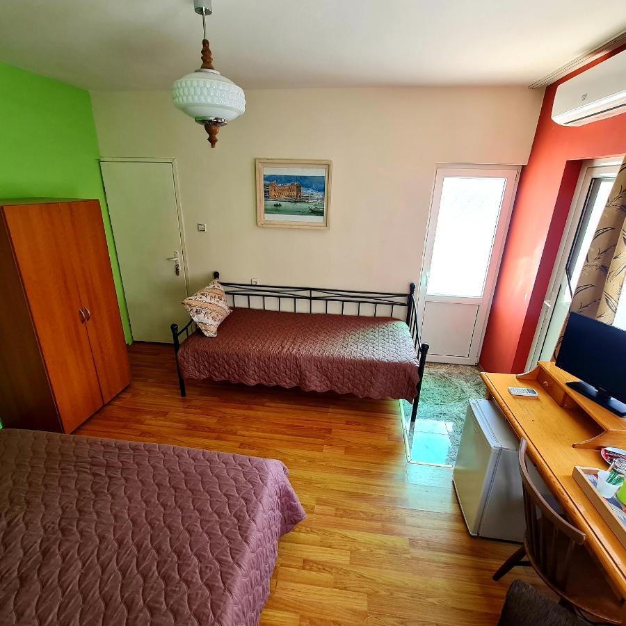 Fema Guest House Balcic Exterior foto