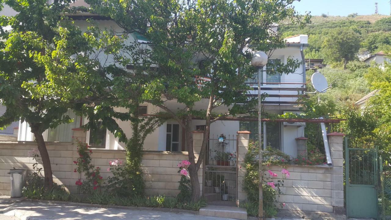 Fema Guest House Balcic Exterior foto